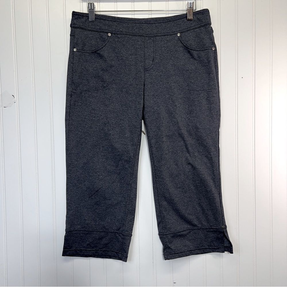 ATHLETA Capri Pants Sz. Medium